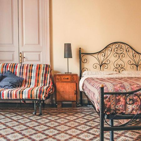 Casa Verdi - House Of Travelers Катания Екстериор снимка