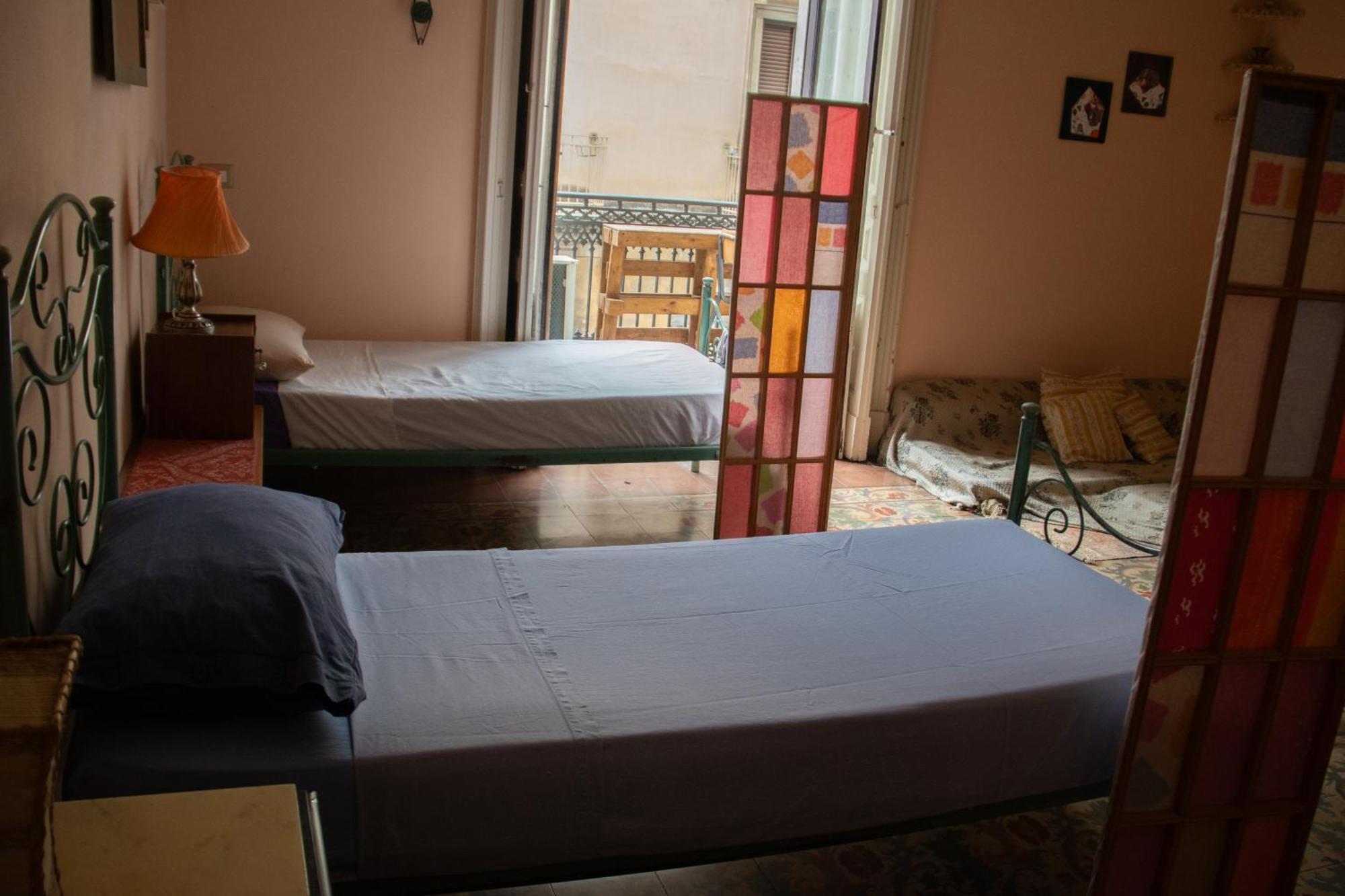 Casa Verdi - House Of Travelers Катания Екстериор снимка