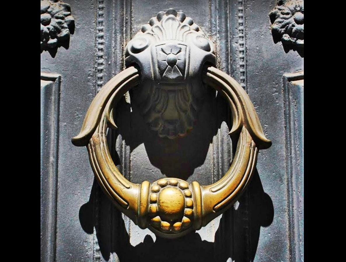 Casa Verdi - House Of Travelers Катания Екстериор снимка